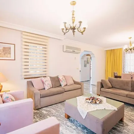 Villa Aybek *